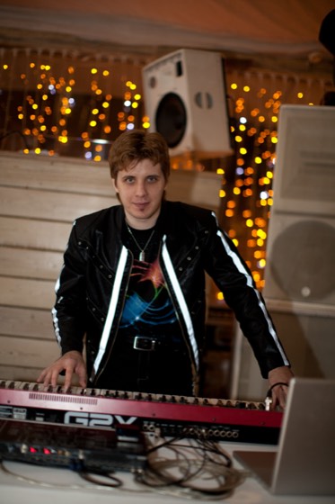 Ruslan Bozhok performing as Synth Dimension
